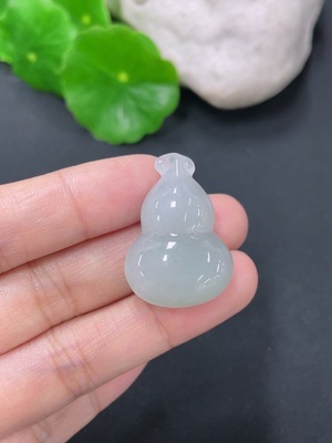 F41934163 翡翠挂件葫芦 货品总约重7.5g