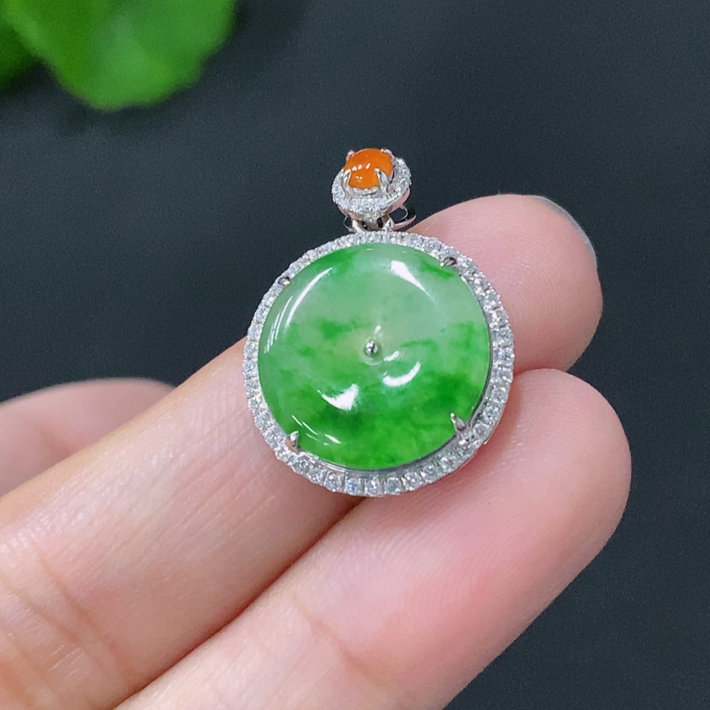 F21402087 JadeitePeace Button Pendant in 18K Gold Setting with Yellow Beads (Color Origin Undetermined) Total Weight Approx. 3.2g