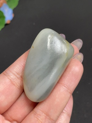 H33930433 Hetian Jade, undetermined origin of the skin color, containing other mineral components, total weight approximately 44.7g