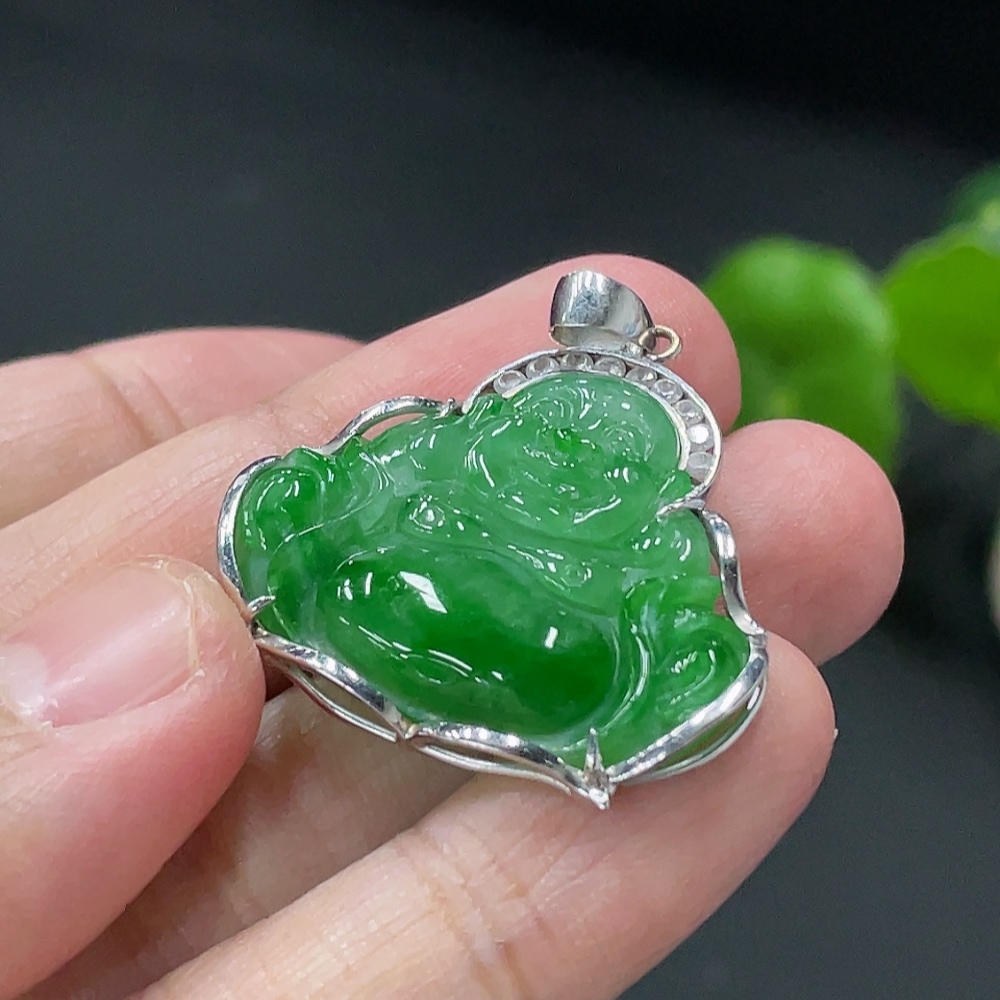 F34018698 Jadeite Buddha Pendant with Non-Diamond Setting, Main Body Approximately 70% Au, Total Weight Approximately 5.43g