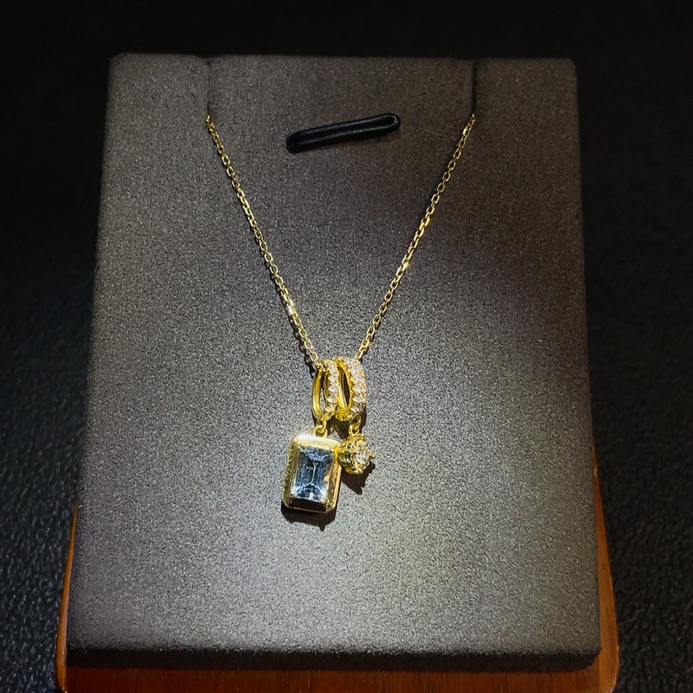 C25877781 Aquamarine Inlaid Necklace, 18k Gold Chain, Total Weight Approx. 2.66g
