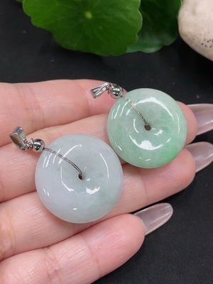 F34069648 Jadeite Peace Knot Pendant Non-Gold Inlaid