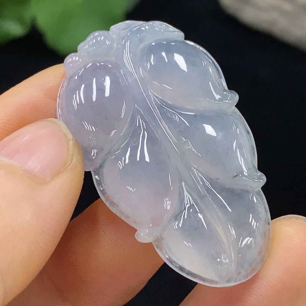 F30560088 Jadeite Leaf Pendant Total Weight Approx. 11.08g