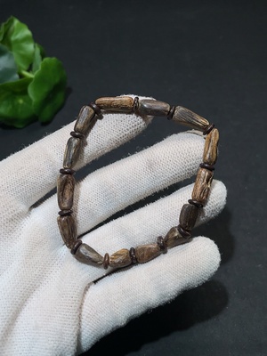W33915292 Sinking Agarwood Bead Bracelet, Approx. 4.44g, Size 6