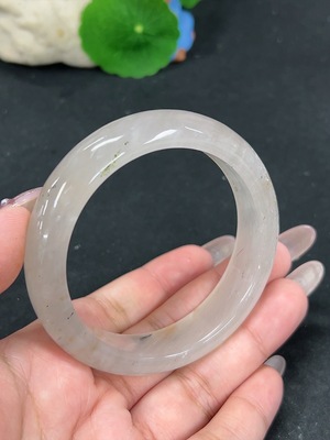 H41939274 非洲翠(独龙玉)正圈手镯 圈口58.2 货品总重约58.9g