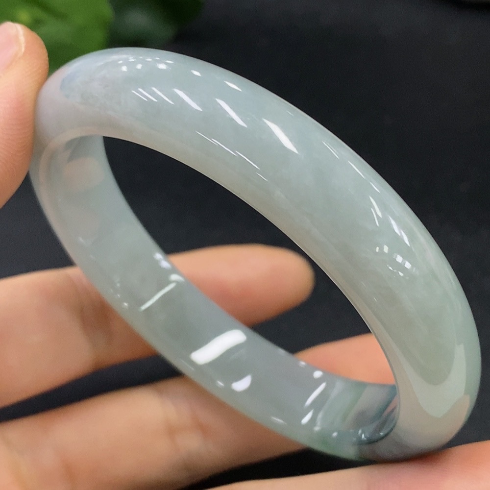 F19145325 Jadeite Round Bangle Size 57.3 Total Weight 54.462g