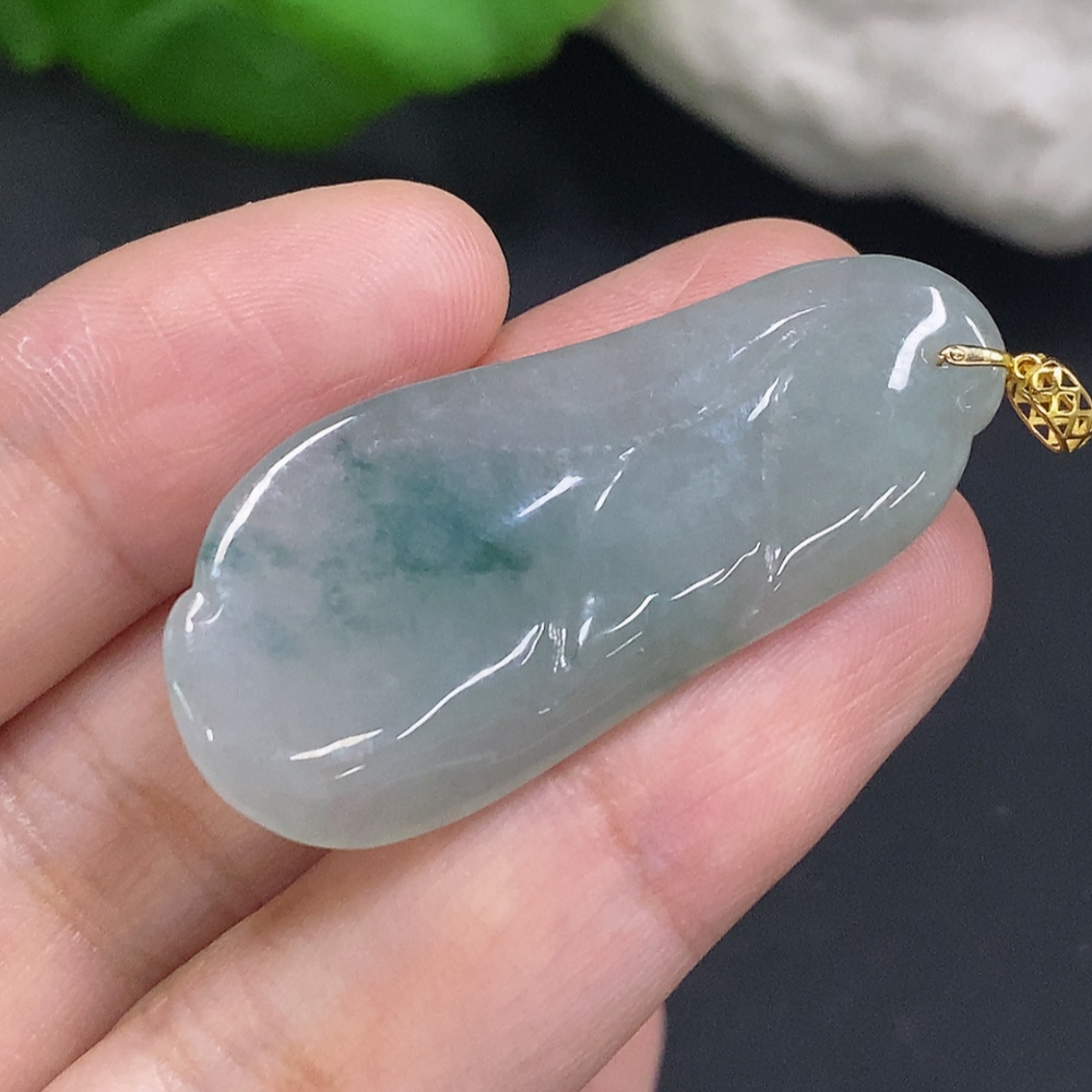 F27173437 Jadeite Flower and Prosperity Pendant with 18K Gold Clasp, Total Weight Approximately 8.8g