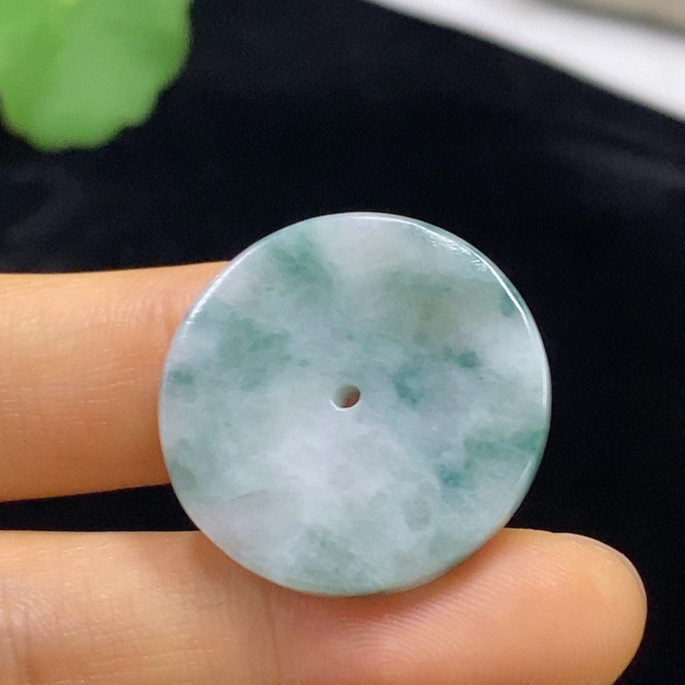 F34975186 Jadeite Peace Knot Pendant Total Weight Approximately 5.35g