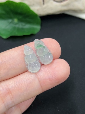 F46547151 翡翠福豆镶嵌件 货品总重约1.4g