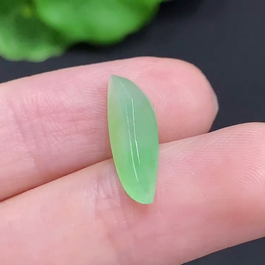 F30543604 Jadeite inlay, total weight approx. 0.6g