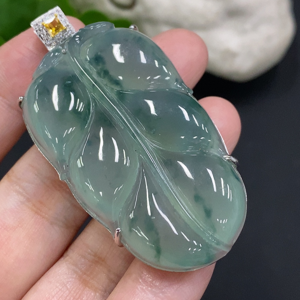 F34069778 Jadeite Leaf Inlay Pendant