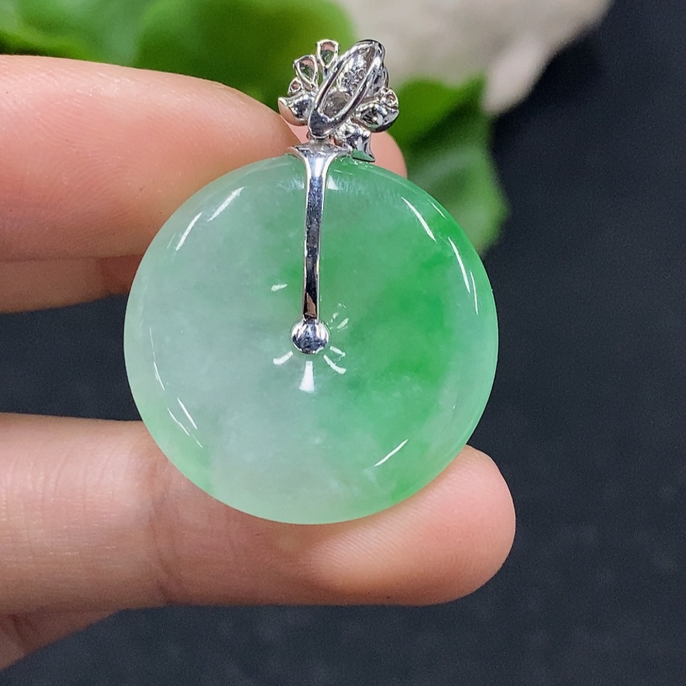 F31654568 Jadeite Safety Buckle Pendant 18K Gold Non-Diamond Total Weight Approx. 7.15g