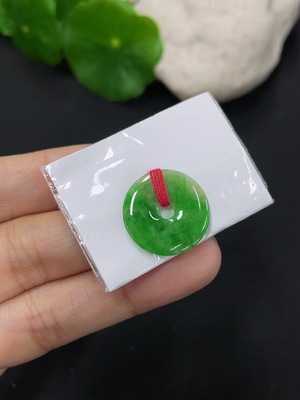 F41934442 翡翠挂件平安扣 货品总约重1.79g（含卡纸）
