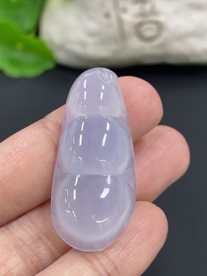 F42952796 翡翠福豆挂件 货品总重约7.8g