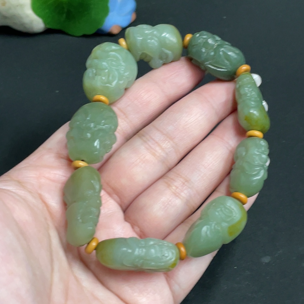 H27111726 Hetian Jade Arhat Bracelet (18 Arhats)