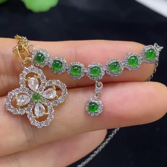 F34947986 Jadeite Inlaid Pendant Non-Gold