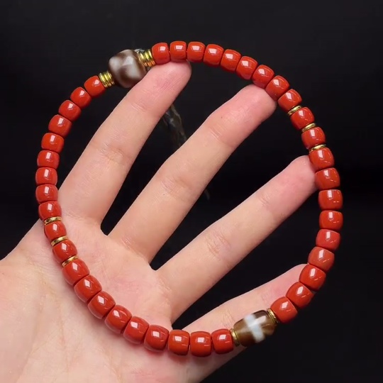 C33937063 South Red Agate Bead Strand with Visible Organic Matter, Non-Natural Accent Stones, Non-Gold, Total Weight Approx. 34.3g, Size About 7.7mm