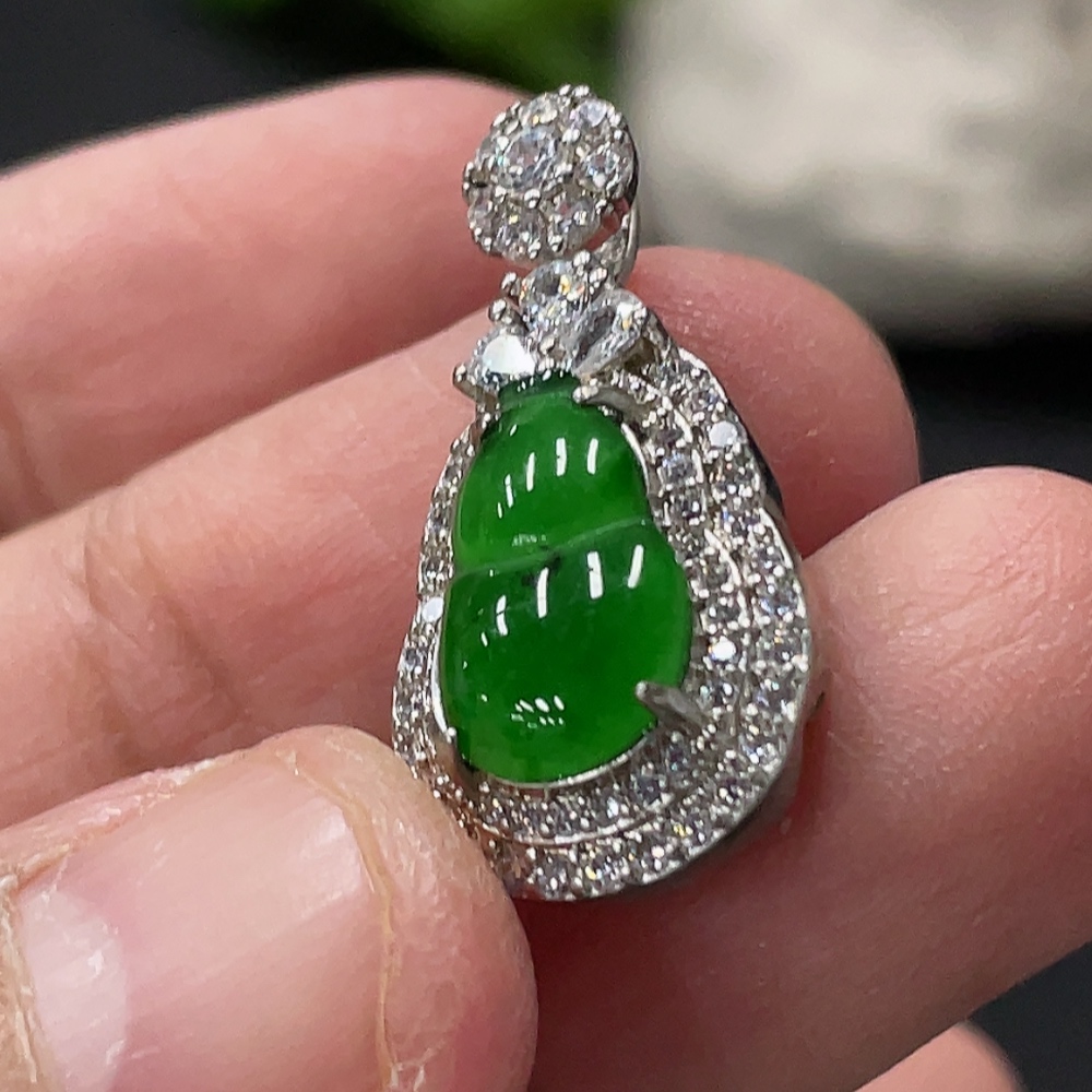 F34077555 Jadeite Gourd Inlaid Pendant Non-Gold Inlaid Total Weight Approx. 2.57g