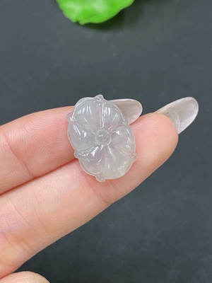 F36208321 翡翠挂件 货品总重约2.3g