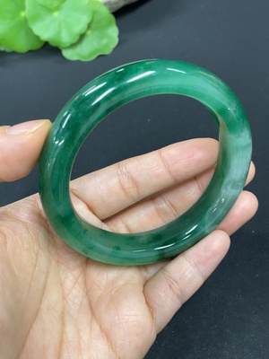 H41812634 非洲翠（独龙玉）正圈手镯    圈口57    货品总重约57.1g