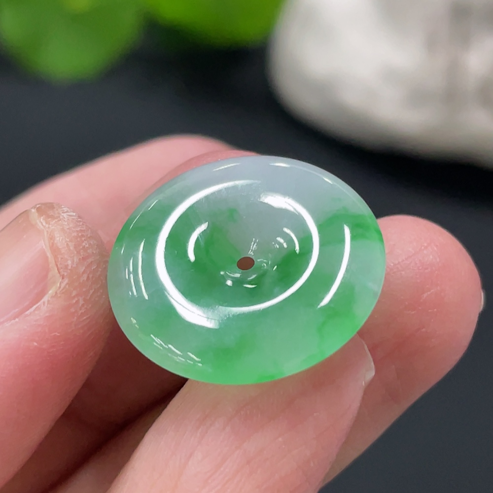 F32756084 JadeitePeace Pendant