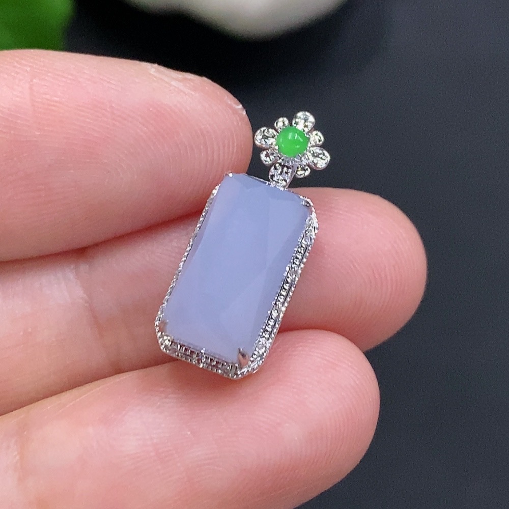 F33933563 Jadeite Inlaid Pendant 18k Gold Total Weight Approx. 2g