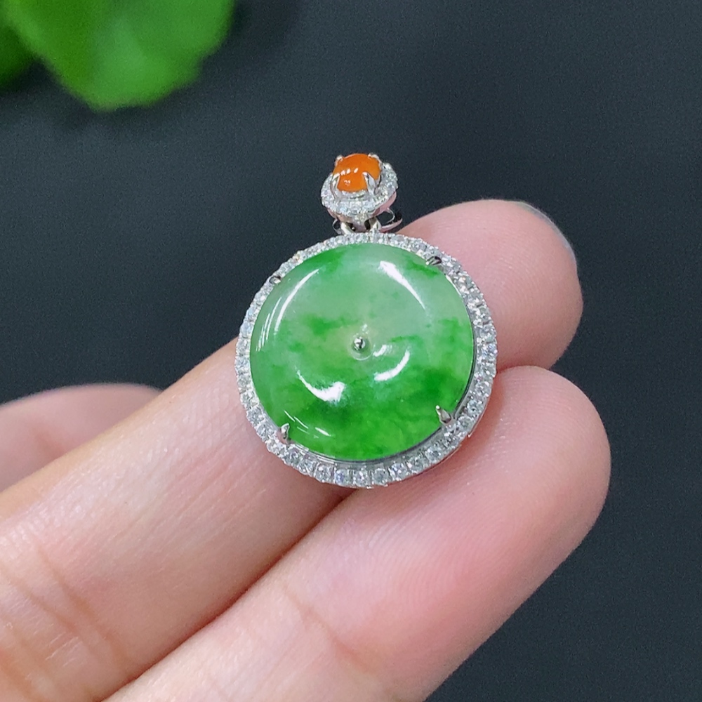 F21402087 JadeitePeace Button Pendant in 18K Gold Setting with Yellow Beads (Color Origin Undetermined) Total Weight Approx. 3.2g