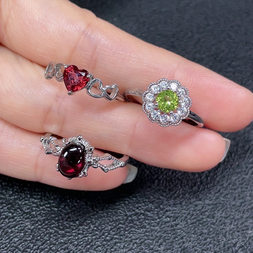 C33923065 Garnet + Peridot Ring, Non-Gold, Adjustable, Total Weight Approx. 6.01g, Sell as a Lot