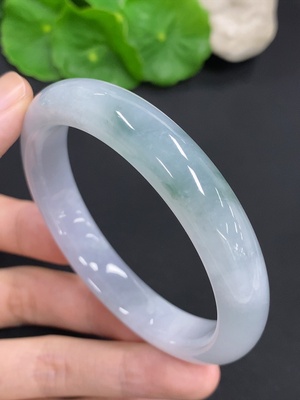 F46553381 翡翠正圈手镯 圈口56.6 货品总重约51.2克