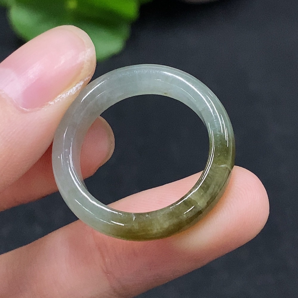 F34995480 Jadeite Ring Size 21 with Crack Total Weight Approx. 3.97g