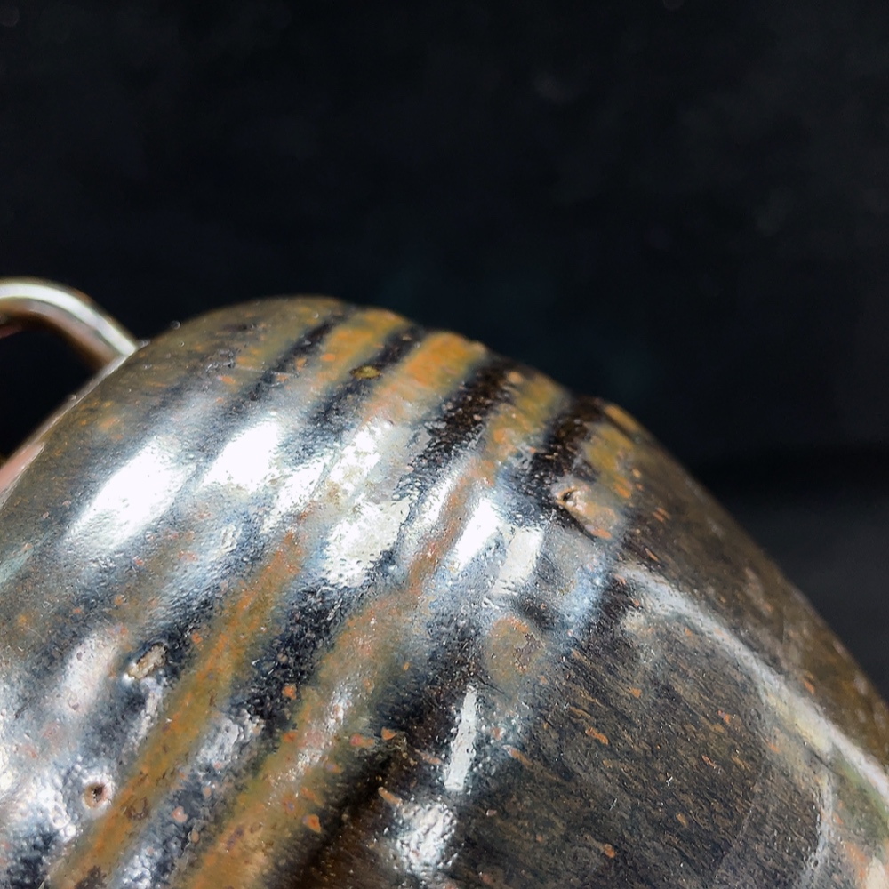 W34993630 Ceramic, minor chips, small kiln black-glazed vase, size as per actual item