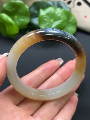 H42980552 和田玉正圈手镯 圈口52.5mm 总重约44g