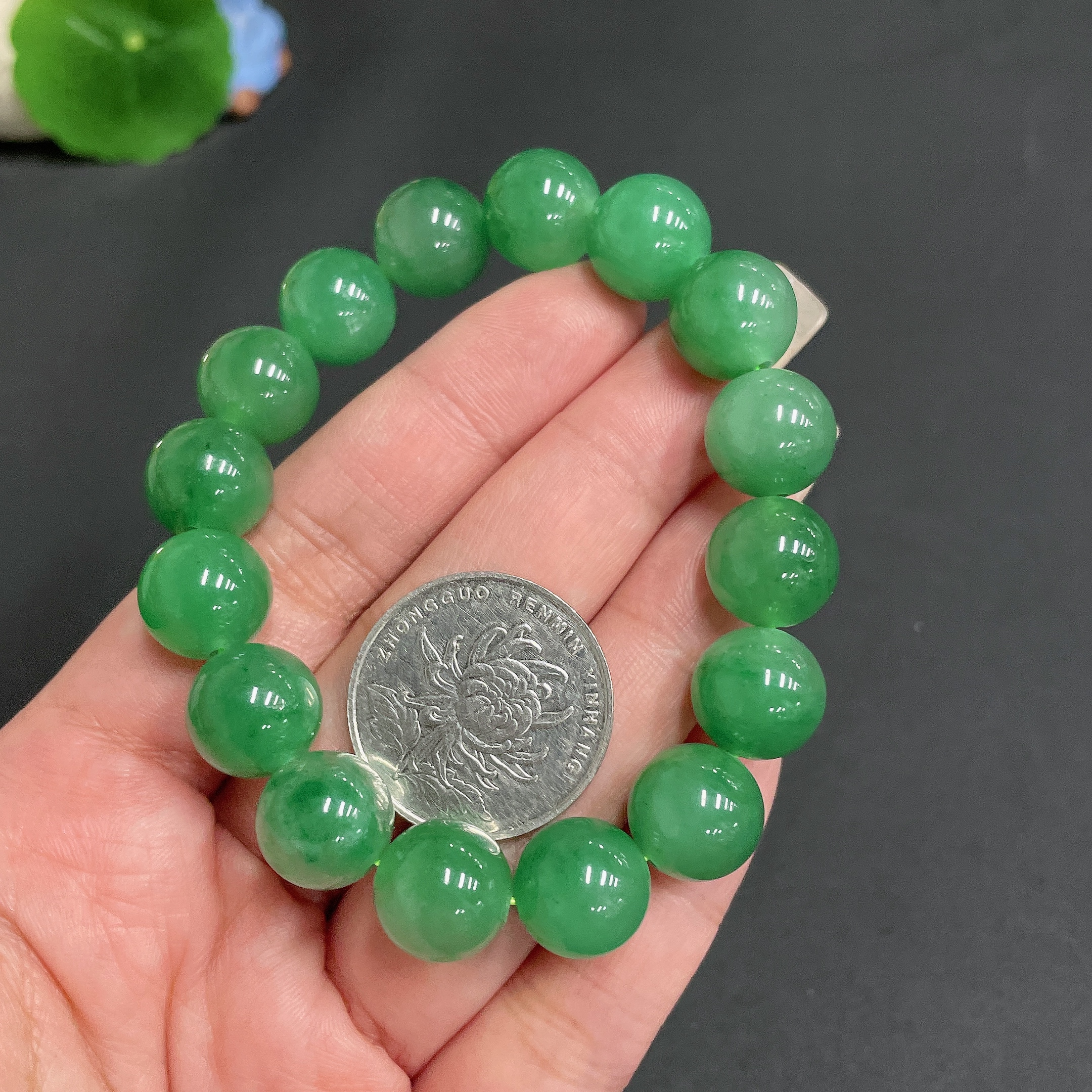 H23609491 Dulong Jade Bracelet, approx. 12mm beads, total weight about 40.7g