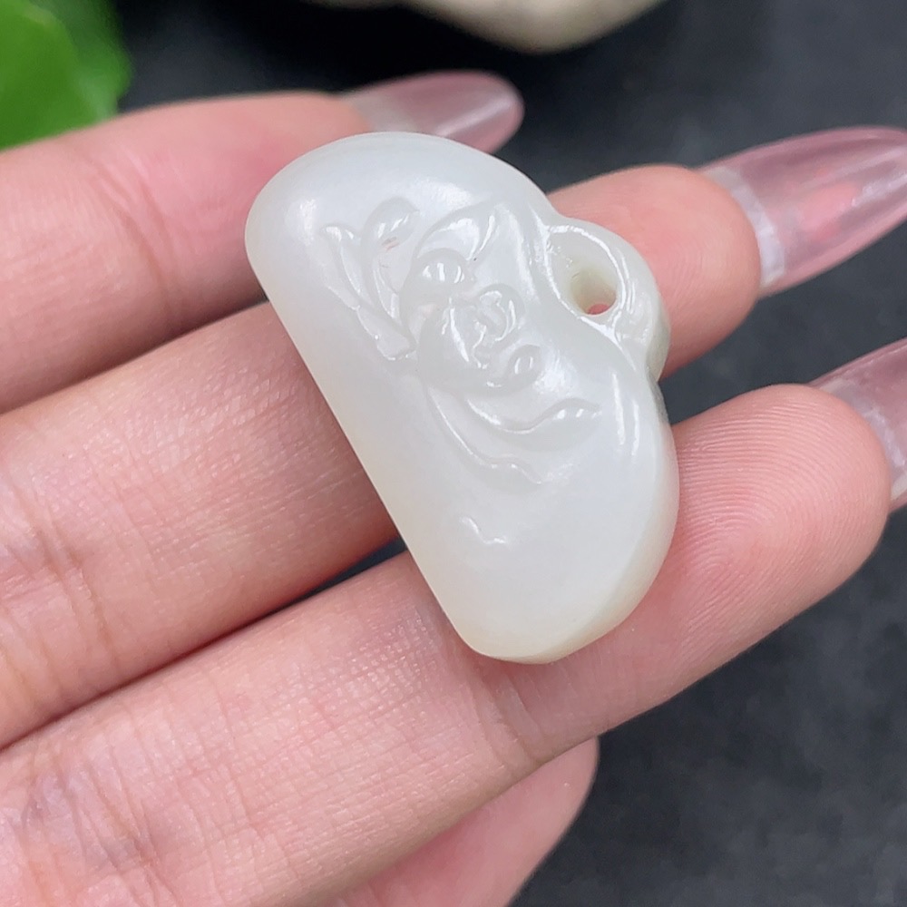 H34959694 Hetian Jade Pendant - Prosperity in Full Bloom