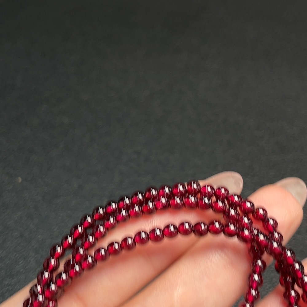 C33921016 Garnet Bead Strand Non-Gold With Possible Non-Natural Accent Stones Total Weight Approx. 16.19g Size About 3.2mm