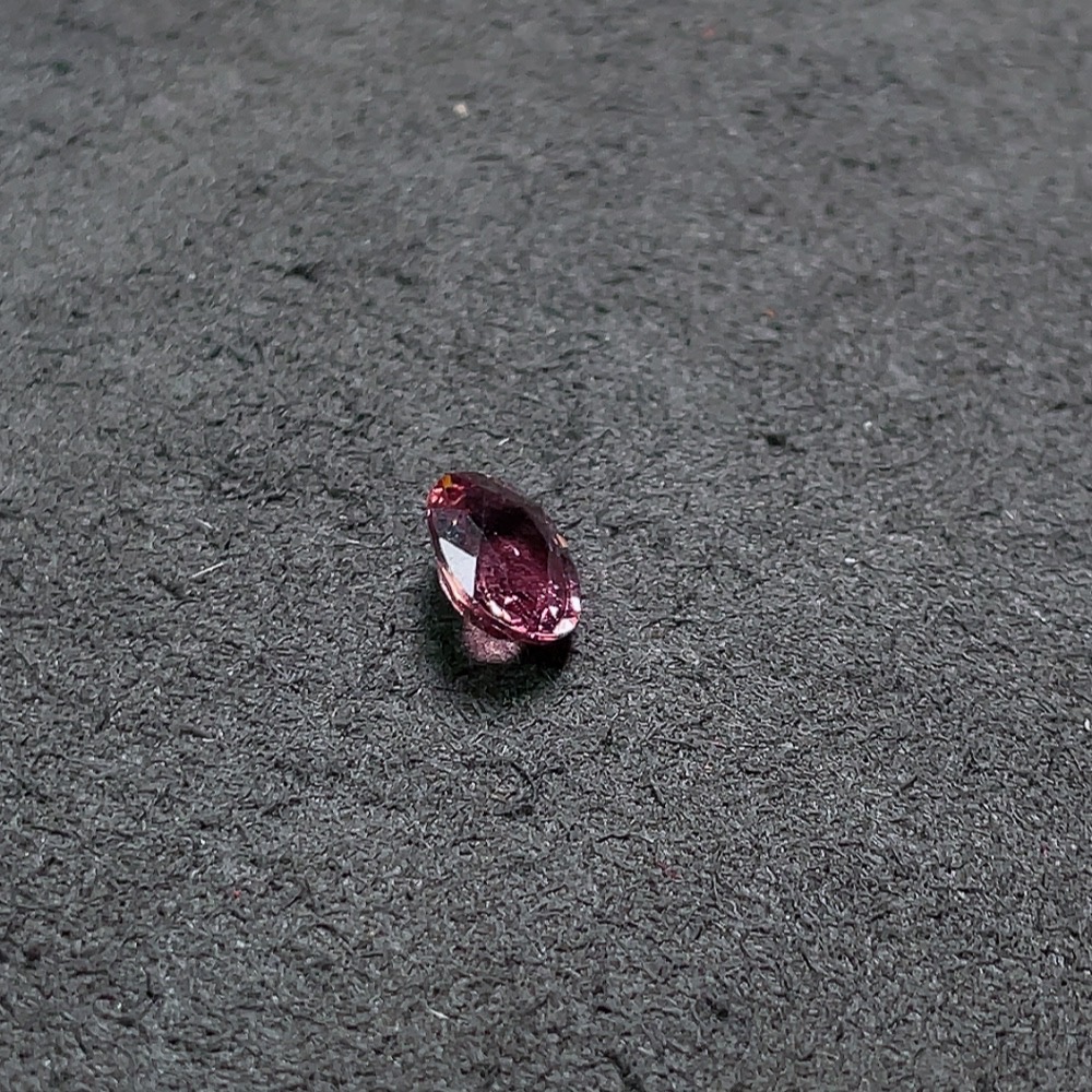 C33855851 Tourmaline Rough Stone Total Weight Approx.1.080ct