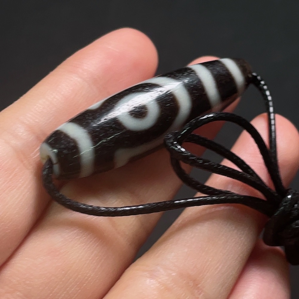 W32764439 Dzi bead pendant, total weight including cord approximately 12.94g, size about 47.2mm