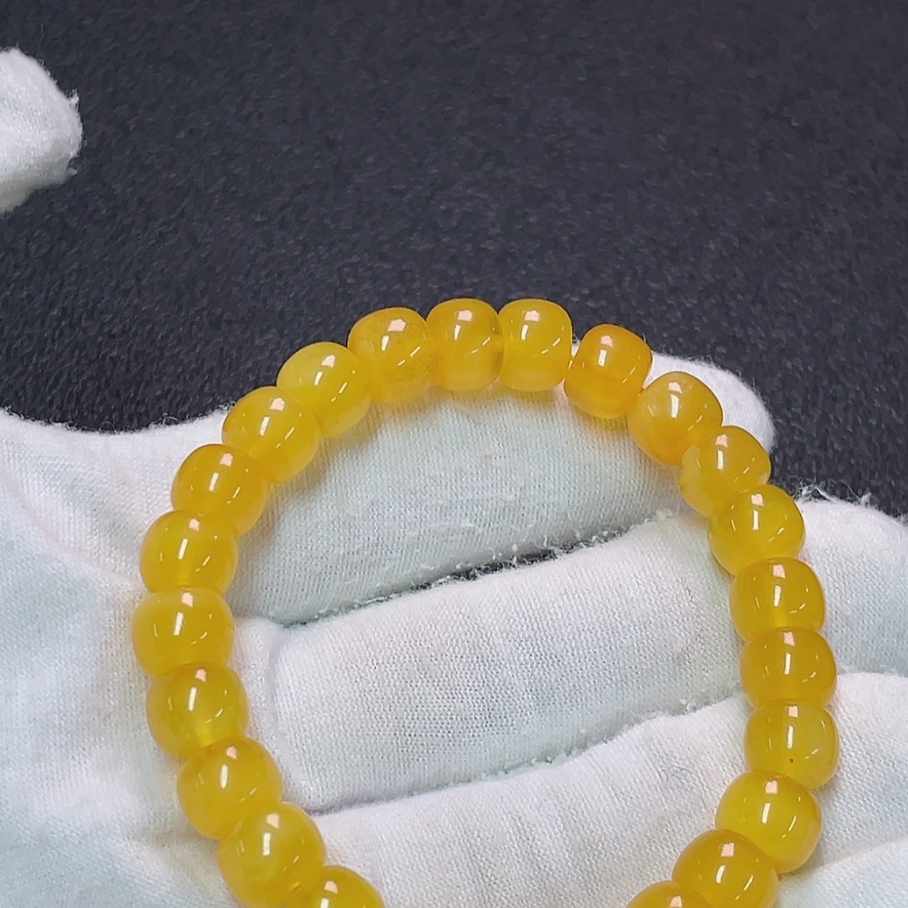 C34990839 Amber Beeswax Bracelet, Total Weight Approx. 9.09g, Size About 8.6mm