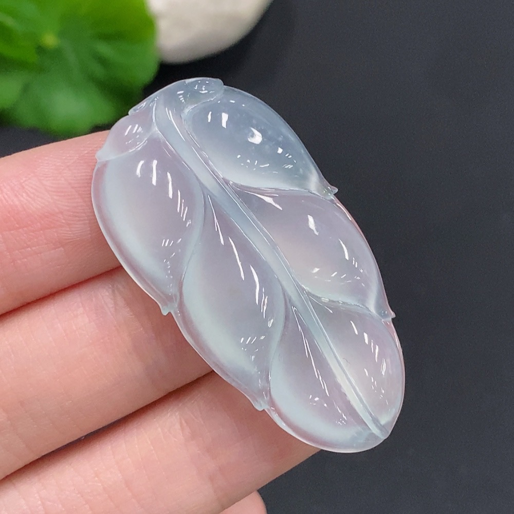 F35160619 Jadeite Leaf Pendant Total Weight Approx. 10g