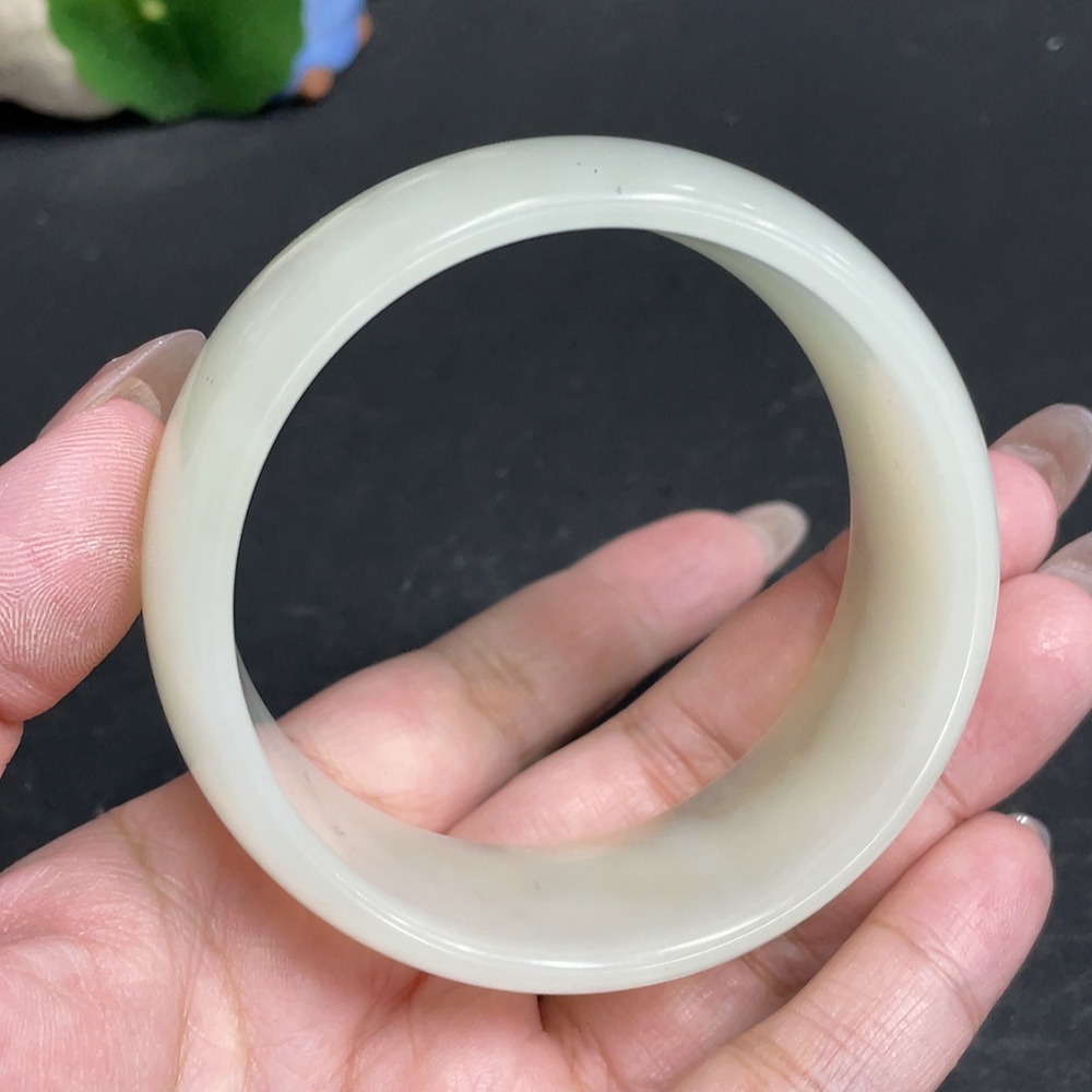 H30502600 Xiuyu (Serpentine Jade) Round Bracelet Size 60.8 Total Weight Approx. 81.6g