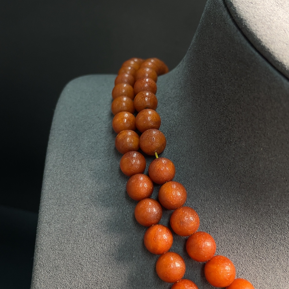 C34992756 Amber Beeswax Bead Necklace with Partial Visible Repairs, Total Weight Approximately 67.55g, Bead Size About 9.1mm, Paired with Hetian Jade, Non-Gold