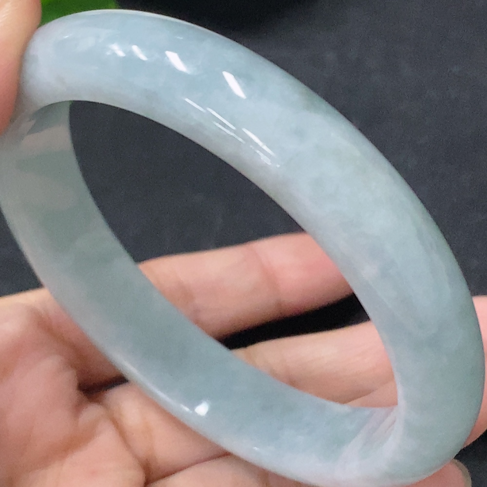 F33912538 Jadeite Round Bangle Size 60mm Total Weight Approx. 57g