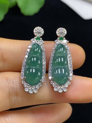 F34074829 Jadeite Blessed Bean Inlaid Pendant Non-Gold