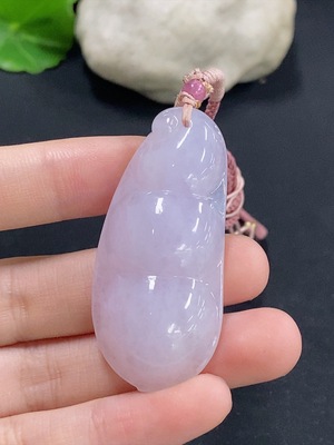 F46548522 翡翠福豆挂件 货品总重约23.16g