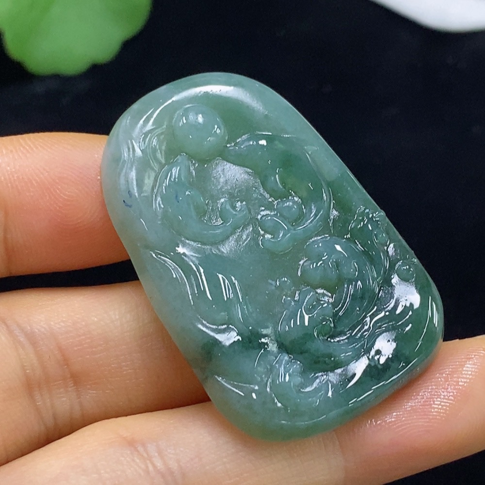 F34024879 Jadeite Auspicious Fish Pendant (Approx. 13.39g, Unpolished)