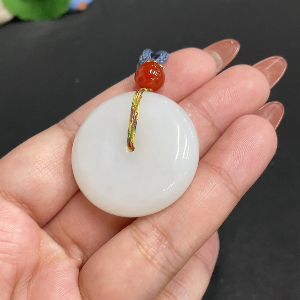 H34054660 Hetian Jade Pendant   Peace Buckle