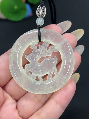 H42979997 岫玉(蛇纹石玉)挂件 一路有你 货品总重约[含绳]29.3g