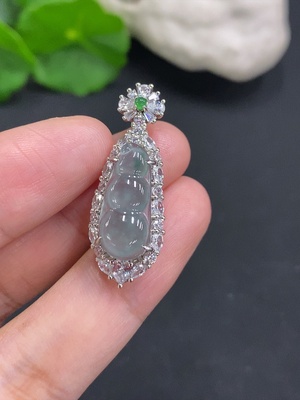 F35107021 Jadeite Auspicious Bean Inlaid Pendant Non-Gold Inlaid Total Weight Approximately 3.3g
