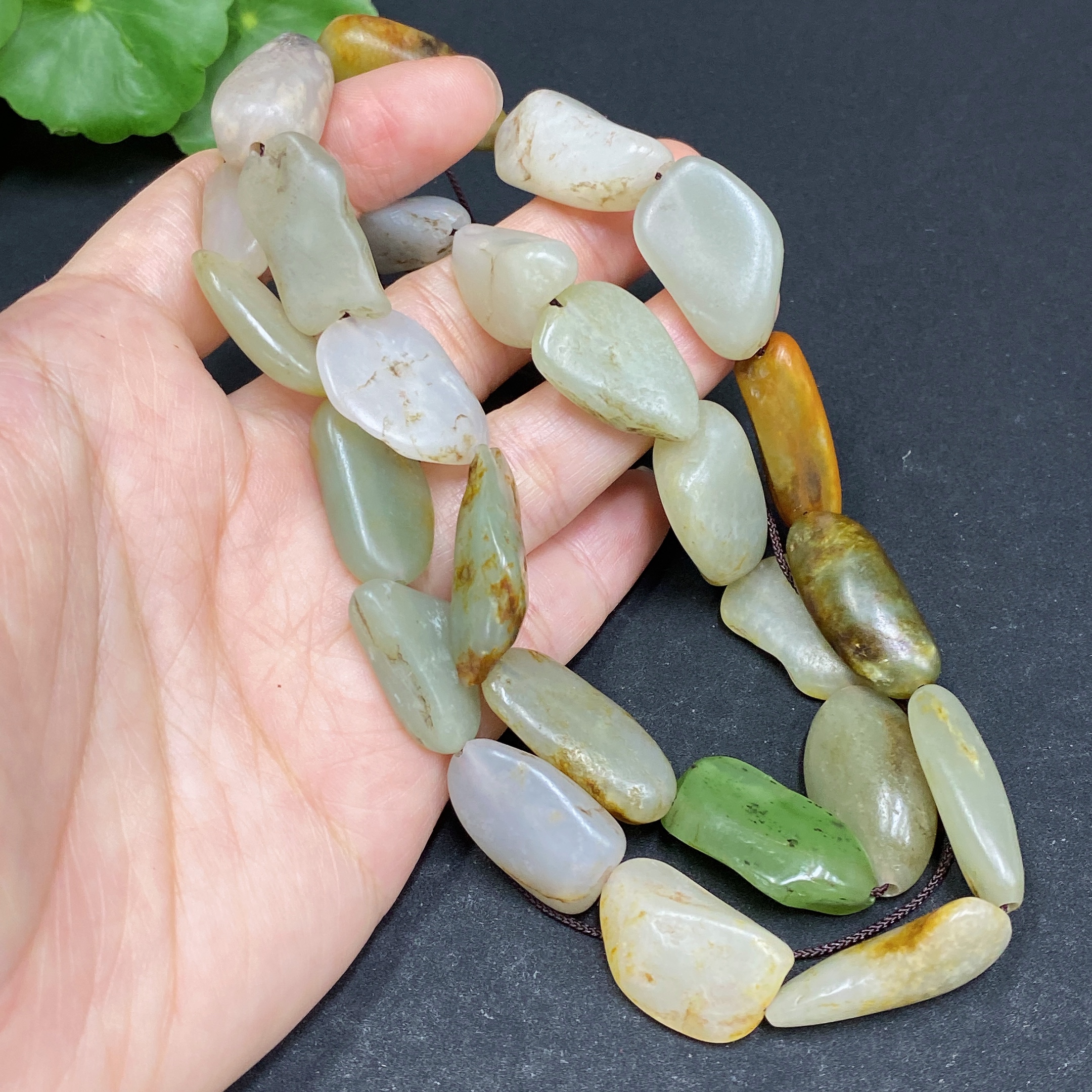 H33879243 Hetian Jade Bead Necklace, Total Weight Approx. 81.1g, Undetermined Skin Color Origin, Contains Other Mineral Components