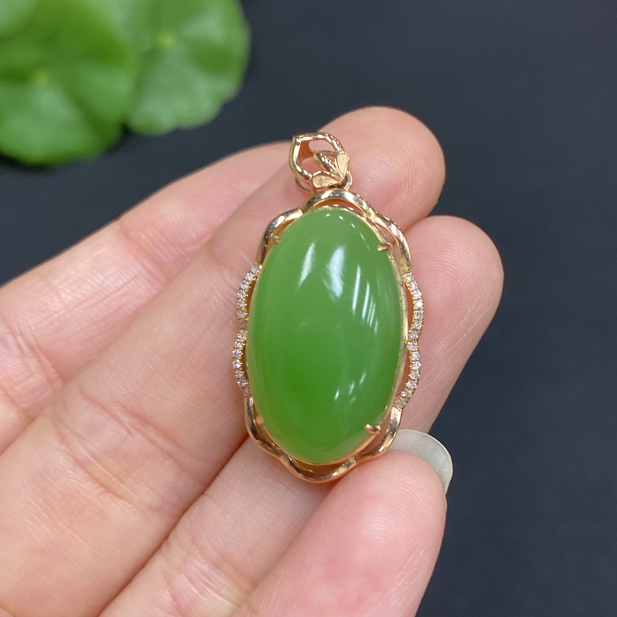H34986967 Hetian Jade Jasper Inlaid Pendant, Total Weight Approx. 3.8g, Set with Diamonds, 18k Gold